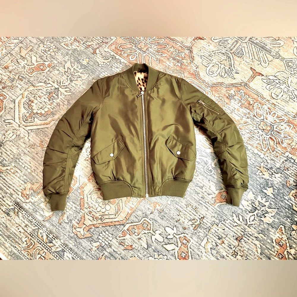 Topshop army green bomber coat, with gold zippers and buttons. Size US 4.